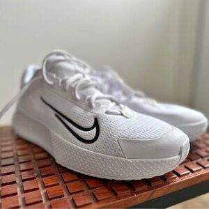 Nike Vapor Lite Court Shoes